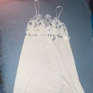 Short nite gown